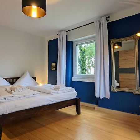 65Qm Altbaucharme Mit Zwei Balkonen Apartment Karlsruhe Luaran gambar