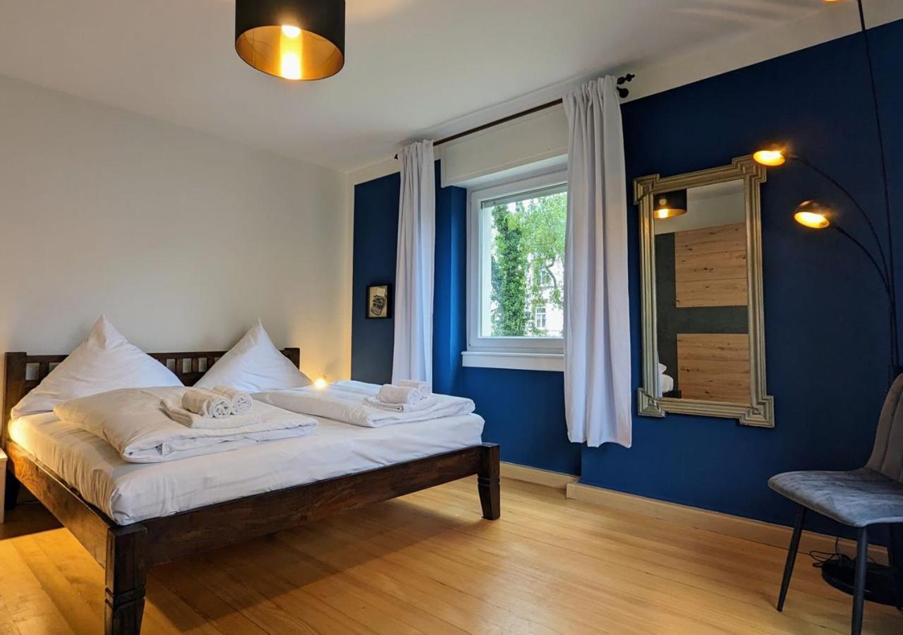 65Qm Altbaucharme Mit Zwei Balkonen Apartment Karlsruhe Luaran gambar