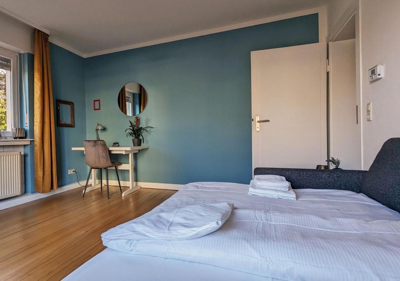 65Qm Altbaucharme Mit Zwei Balkonen Apartment Karlsruhe Luaran gambar