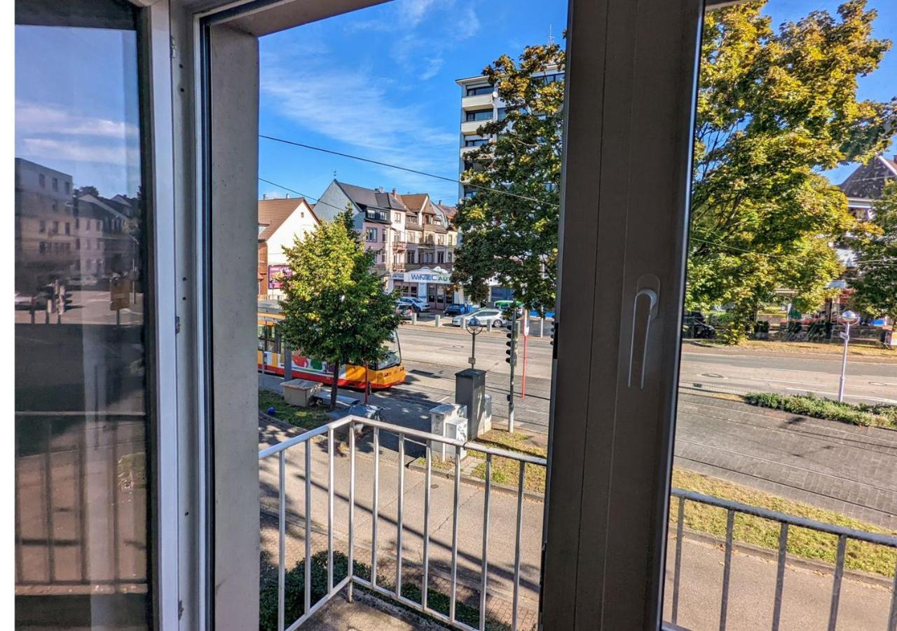 65Qm Altbaucharme Mit Zwei Balkonen Apartment Karlsruhe Luaran gambar