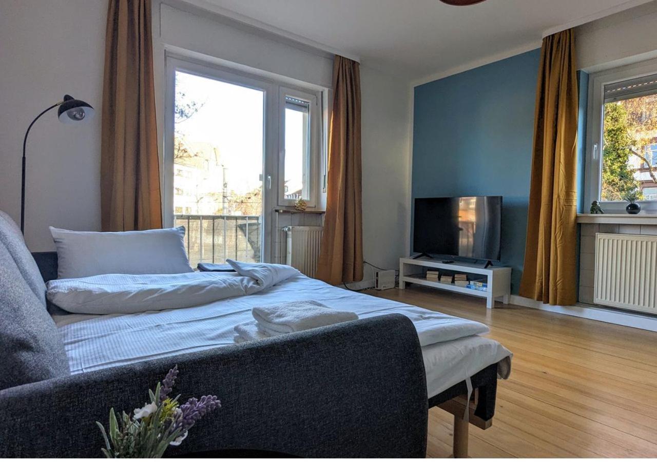 65Qm Altbaucharme Mit Zwei Balkonen Apartment Karlsruhe Luaran gambar