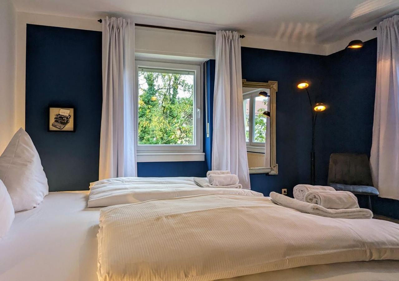 65Qm Altbaucharme Mit Zwei Balkonen Apartment Karlsruhe Luaran gambar
